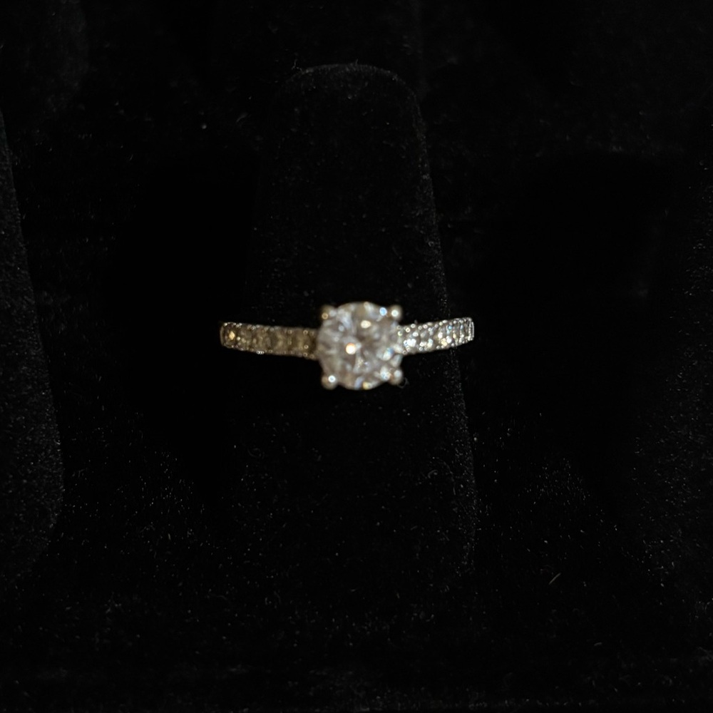 Elegant Silver engagement Ring